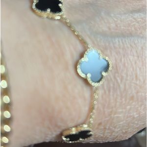 Clover 14K Gold Black Ónix